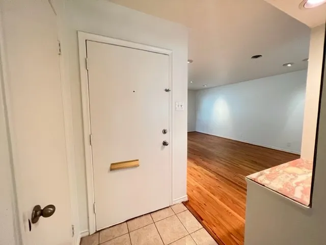 Single Family Residence For Rent in Dallas County , 7215 Clemson Drive, Dallas, Texas 75214, 3 Bedroom, 2 Bathroom, 1 Garage spaces, 1,599 Sqft, built in 1956, mls#21330884, Real Estate Agent in Dallas, Homes For Rent in Dallas county, Homes For Rent in Dallas, Realtor in Dallas Texas, Real Estate Brokerage Independent Realty Texas, Luminita Cordes Realtor