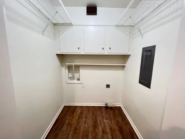 Single Family Residence For Rent in Dallas County , 7215 Clemson Drive, Dallas, Texas 75214, 3 Bedroom, 2 Bathroom, 1 Garage spaces, 1,599 Sqft, built in 1956, mls#21330884, Real Estate Agent in Dallas, Homes For Rent in Dallas county, Homes For Rent in Dallas, Realtor in Dallas Texas, Real Estate Brokerage Independent Realty Texas, Luminita Cordes Realtor