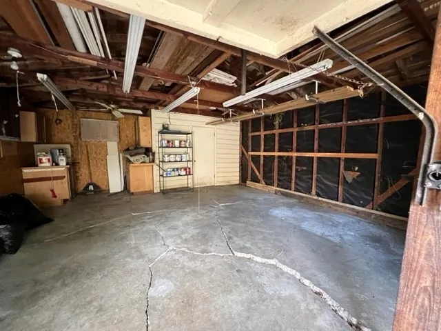 Single Family Residence For Rent in Dallas County , 7215 Clemson Drive, Dallas, Texas 75214, 3 Bedroom, 2 Bathroom, 1 Garage spaces, 1,599 Sqft, built in 1956, mls#21330884, Real Estate Agent in Dallas, Homes For Rent in Dallas county, Homes For Rent in Dallas, Realtor in Dallas Texas, Real Estate Brokerage Independent Realty Texas, Luminita Cordes Realtor