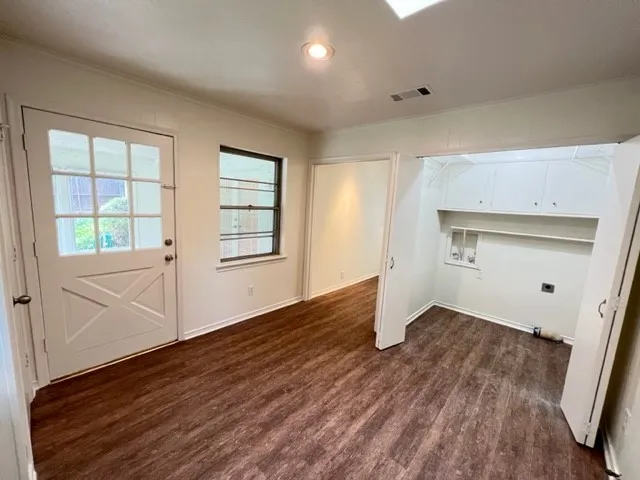 Single Family Residence For Rent in Dallas County , 7215 Clemson Drive, Dallas, Texas 75214, 3 Bedroom, 2 Bathroom, 1 Garage spaces, 1,599 Sqft, built in 1956, mls#21330884, Real Estate Agent in Dallas, Homes For Rent in Dallas county, Homes For Rent in Dallas, Realtor in Dallas Texas, Real Estate Brokerage Independent Realty Texas, Luminita Cordes Realtor