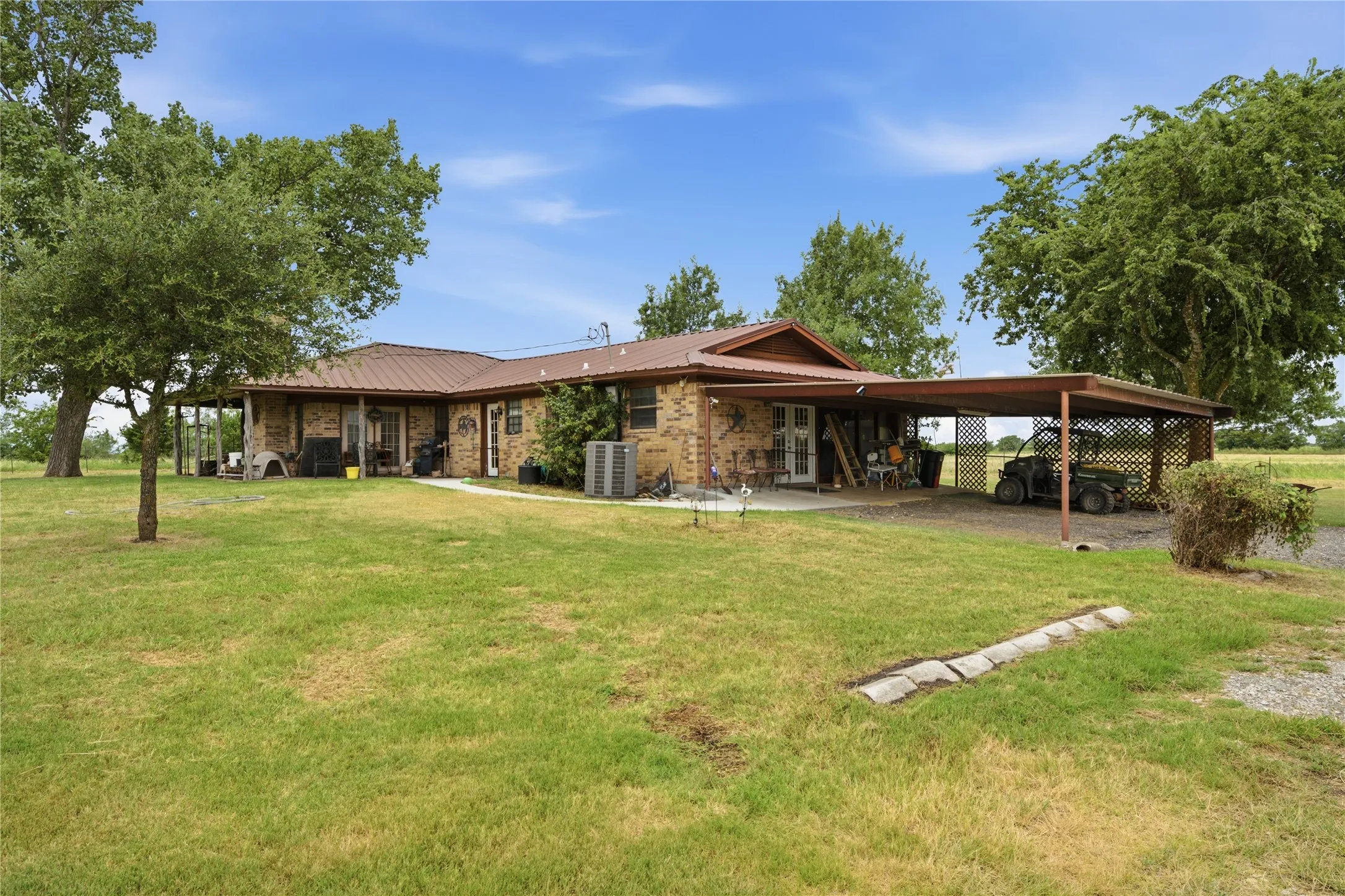 Single Family Residence For Sale in Limestone County , 1594 Lcr 312, Mart, Texas 76664, 5 Bedroom, 3 Bathroom, Garage spaces, 3,200 Sqft, built in 1984, mls#21330761, Real Estate Agent in Mart, Homes For Sale in Limestone county, Homes For Sale in Mart, Realtor in Mart Texas, Real Estate Brokerage Independent Realty Texas, Luminita Cordes Realtor