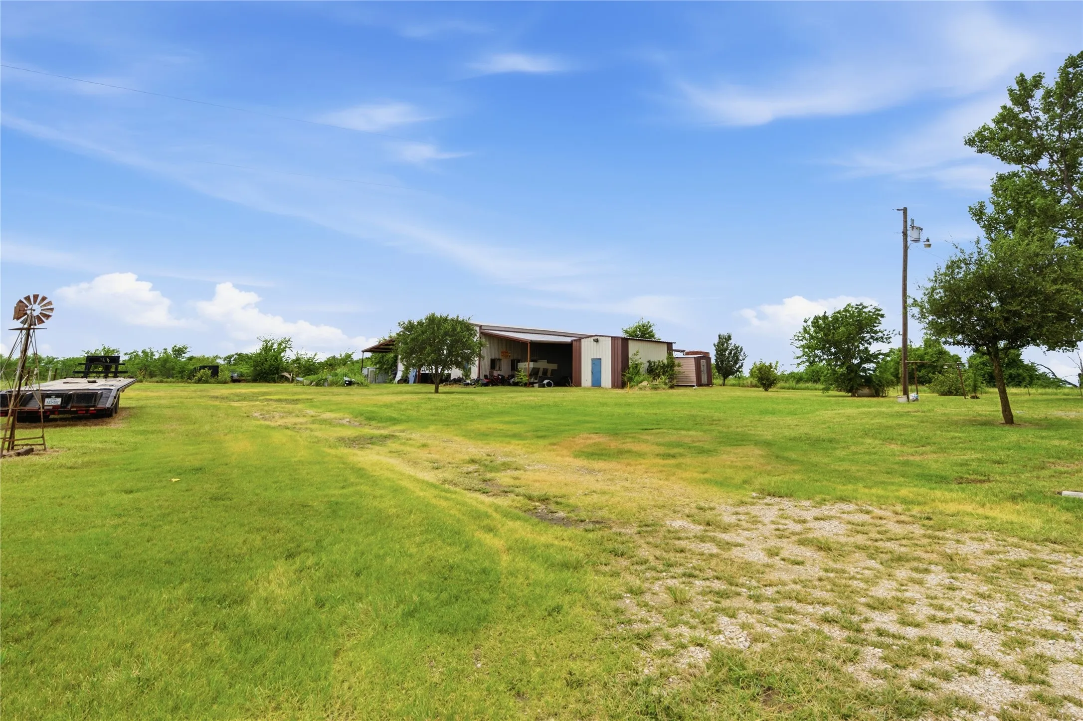 Single Family Residence For Sale in Limestone County , 1594 Lcr 312, Mart, Texas 76664, 5 Bedroom, 3 Bathroom, Garage spaces, 3,200 Sqft, built in 1984, mls#21330761, Real Estate Agent in Mart, Homes For Sale in Limestone county, Homes For Sale in Mart, Realtor in Mart Texas, Real Estate Brokerage Independent Realty Texas, Luminita Cordes Realtor