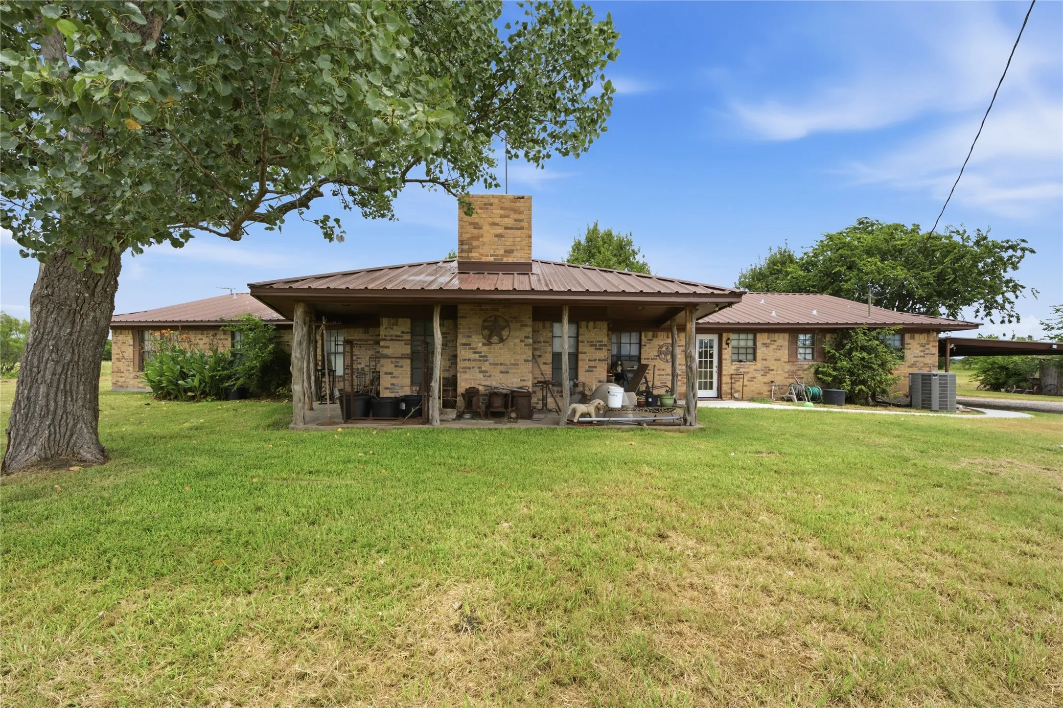 Single Family Residence For Sale in Limestone County , 1594 Lcr 312, Mart, Texas 76664, 5 Bedroom, 3 Bathroom, Garage spaces, 3,200 Sqft, built in 1984, mls#21330761, Real Estate Agent in Mart, Homes For Sale in Limestone county, Homes For Sale in Mart, Realtor in Mart Texas, Real Estate Brokerage Independent Realty Texas, Luminita Cordes Realtor