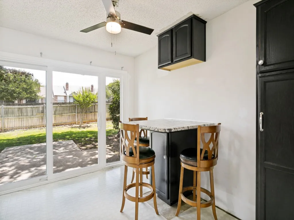 Single Family Residence For Sale in Tarrant County , 1706 Acorn Drive, Euless, Texas 76039, 3 Bedroom, 2 Bathroom, 2 Garage spaces, 1,853 Sqft, built in 1982, mls#21269769, Real Estate Agent in Euless, Homes For Sale in Tarrant county, Homes For Sale in Euless, Realtor in Euless Texas, Real Estate Brokerage Independent Realty Texas, Luminita Cordes Realtor