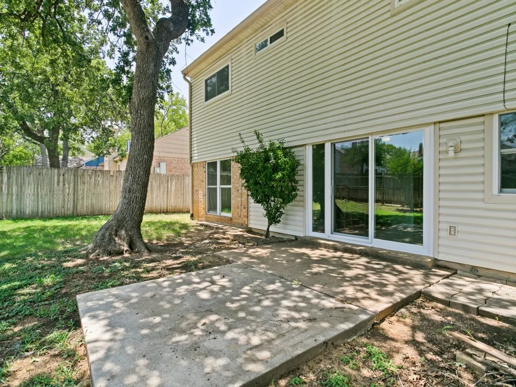 Single Family Residence For Sale in Tarrant County , 1706 Acorn Drive, Euless, Texas 76039, 3 Bedroom, 2 Bathroom, 2 Garage spaces, 1,853 Sqft, built in 1982, mls#21269769, Real Estate Agent in Euless, Homes For Sale in Tarrant county, Homes For Sale in Euless, Realtor in Euless Texas, Real Estate Brokerage Independent Realty Texas, Luminita Cordes Realtor
