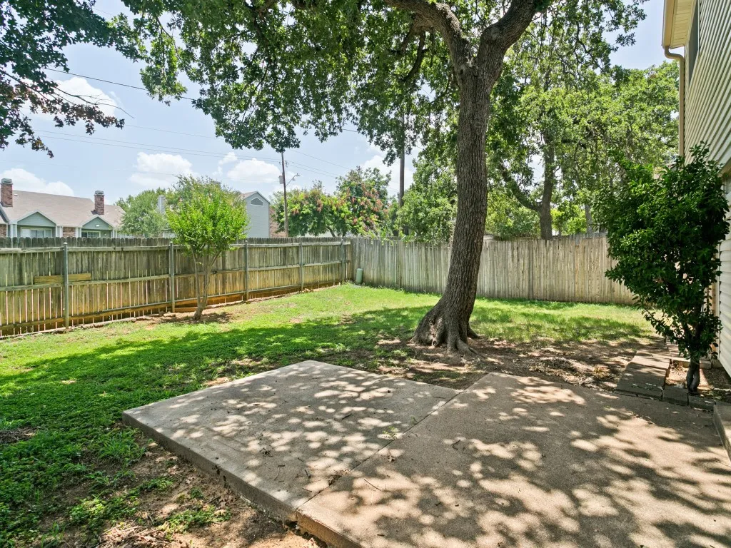 Single Family Residence For Sale in Tarrant County , 1706 Acorn Drive, Euless, Texas 76039, 3 Bedroom, 2 Bathroom, 2 Garage spaces, 1,853 Sqft, built in 1982, mls#21269769, Real Estate Agent in Euless, Homes For Sale in Tarrant county, Homes For Sale in Euless, Realtor in Euless Texas, Real Estate Brokerage Independent Realty Texas, Luminita Cordes Realtor