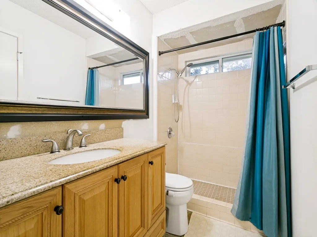 Single Family Residence For Sale in Tarrant County , 1706 Acorn Drive, Euless, Texas 76039, 3 Bedroom, 2 Bathroom, 2 Garage spaces, 1,853 Sqft, built in 1982, mls#21269769, Real Estate Agent in Euless, Homes For Sale in Tarrant county, Homes For Sale in Euless, Realtor in Euless Texas, Real Estate Brokerage Independent Realty Texas, Luminita Cordes Realtor