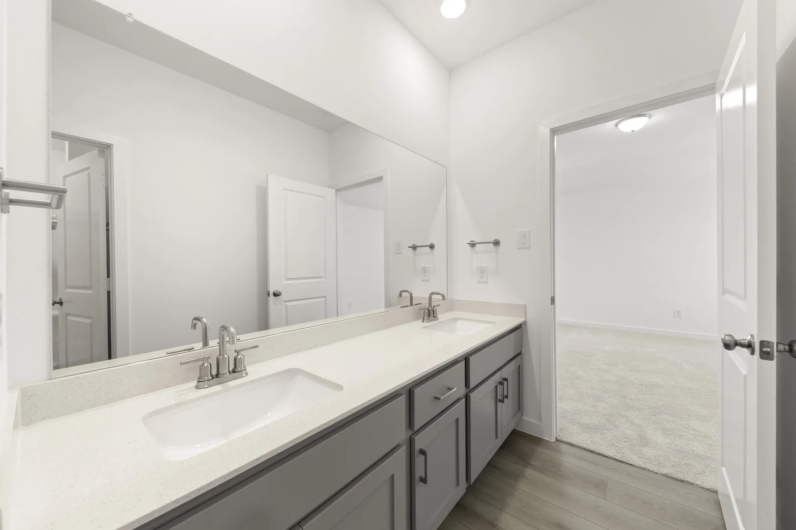 22. 3312 Red Hill - 3RD Bath