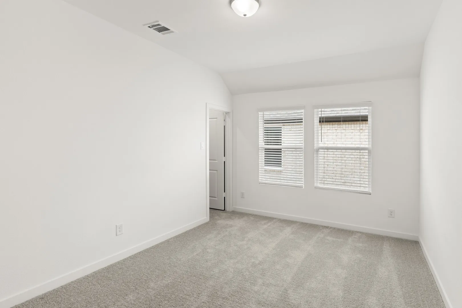23. 3312 Red Hill - Bed 4