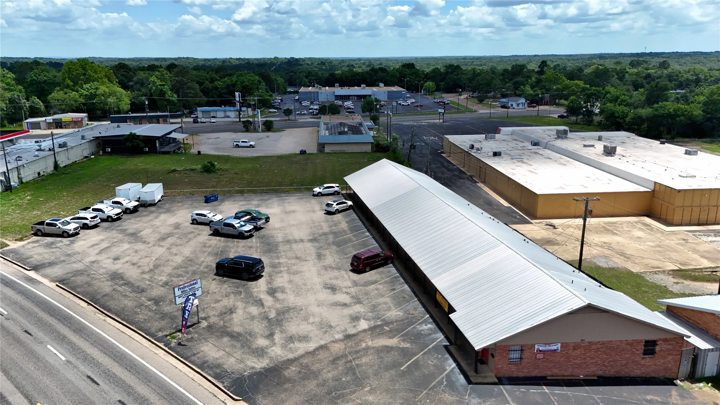 Office For Sale in Henderson County , 201 US Highway 175 Street W, Athens, Texas 75751, 0, 0, Garage spaces, 0 Sqft, built in 1960, mls#21331071, Real Estate Agent in Athens, Homes For Sale in Henderson county, Homes For Sale in Athens, Realtor in Athens Texas, Real Estate Brokerage Independent Realty Texas, Luminita Cordes Realtor
