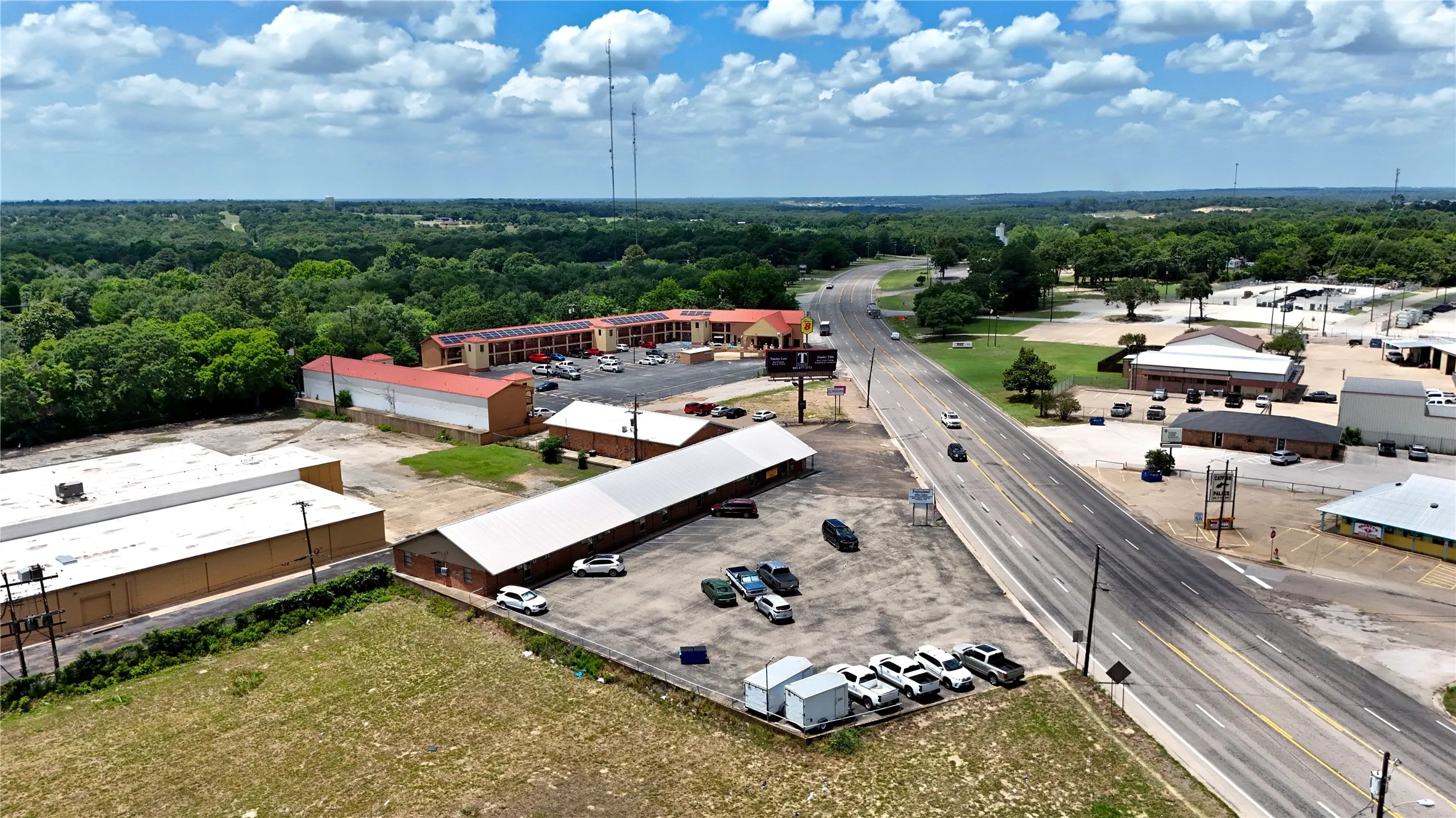 Office For Sale in Henderson County , 201 US Highway 175 Street W, Athens, Texas 75751, 0, 0, Garage spaces, 0 Sqft, built in 1960, mls#21331071, Real Estate Agent in Athens, Homes For Sale in Henderson county, Homes For Sale in Athens, Realtor in Athens Texas, Real Estate Brokerage Independent Realty Texas, Luminita Cordes Realtor