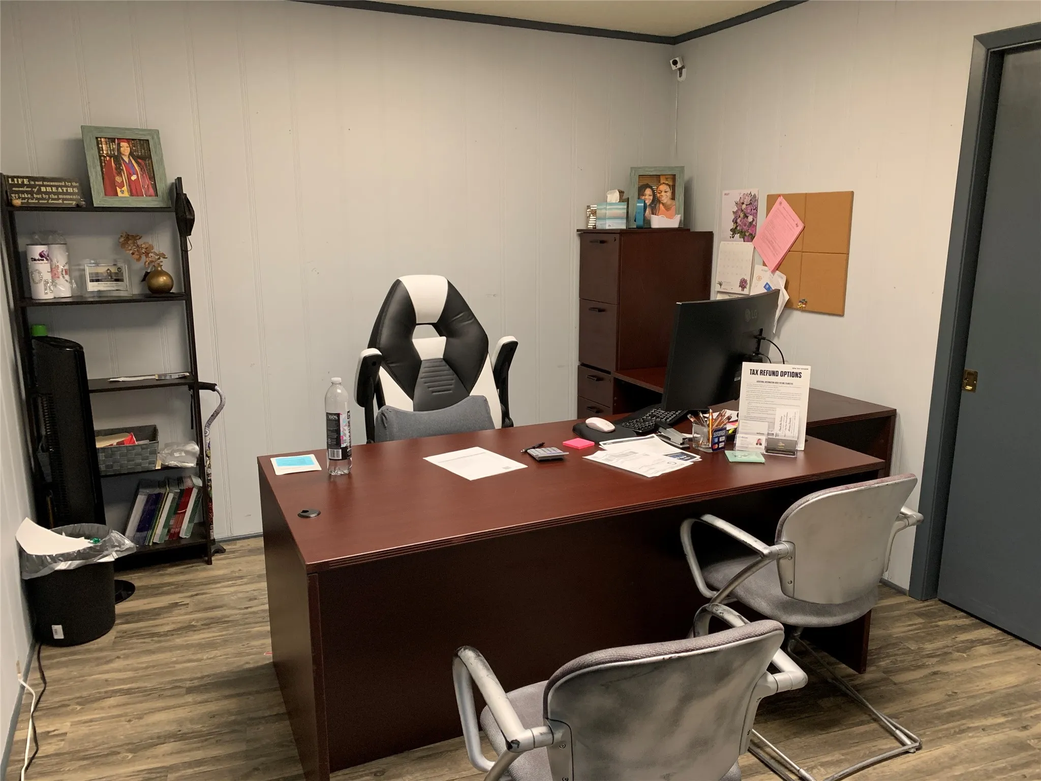 Office For Sale in Henderson County , 201 US Highway 175 Street W, Athens, Texas 75751, 0, 0, Garage spaces, 0 Sqft, built in 1960, mls#21331071, Real Estate Agent in Athens, Homes For Sale in Henderson county, Homes For Sale in Athens, Realtor in Athens Texas, Real Estate Brokerage Independent Realty Texas, Luminita Cordes Realtor