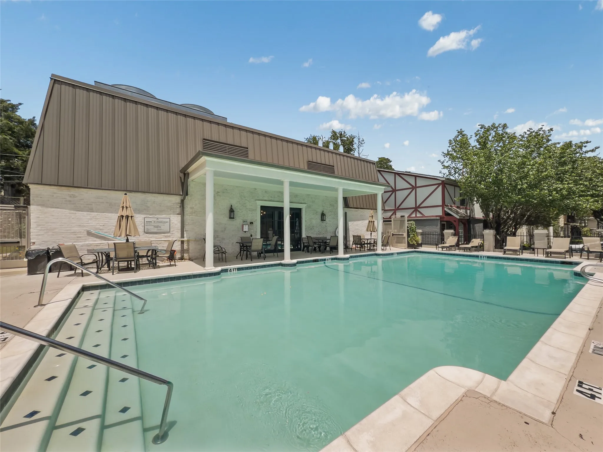 Condominium For Sale in Dallas County , 15922 Club Crest Drive 2107, Dallas, Texas 75248, 1 Bedroom, 1 Bathroom, Garage spaces, 691 Sqft, built in 1968, mls#21331014, Real Estate Agent in Dallas, Homes For Sale in Dallas county, Homes For Sale in Dallas, Realtor in Dallas Texas, Real Estate Brokerage Independent Realty Texas, Luminita Cordes Realtor