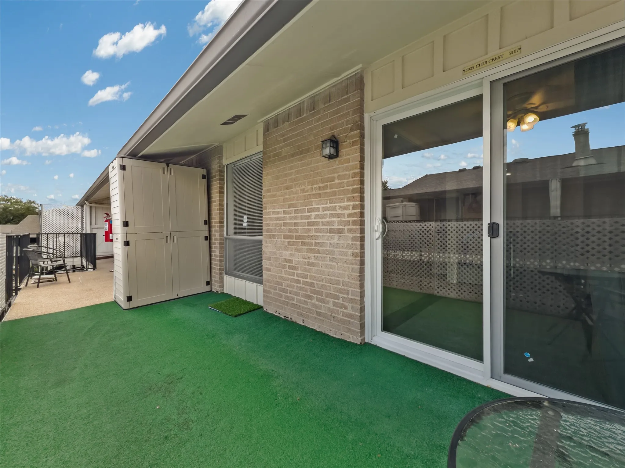 Condominium For Sale in Dallas County , 15922 Club Crest Drive 2107, Dallas, Texas 75248, 1 Bedroom, 1 Bathroom, Garage spaces, 691 Sqft, built in 1968, mls#21331014, Real Estate Agent in Dallas, Homes For Sale in Dallas county, Homes For Sale in Dallas, Realtor in Dallas Texas, Real Estate Brokerage Independent Realty Texas, Luminita Cordes Realtor
