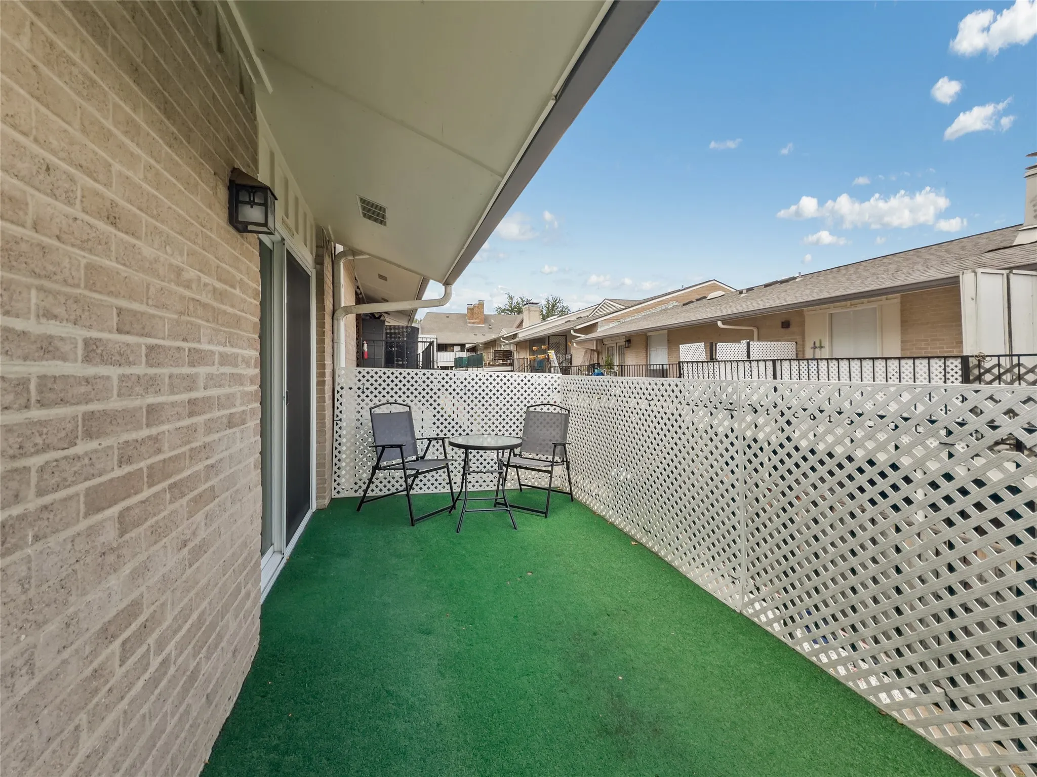 Condominium For Sale in Dallas County , 15922 Club Crest Drive 2107, Dallas, Texas 75248, 1 Bedroom, 1 Bathroom, Garage spaces, 691 Sqft, built in 1968, mls#21331014, Real Estate Agent in Dallas, Homes For Sale in Dallas county, Homes For Sale in Dallas, Realtor in Dallas Texas, Real Estate Brokerage Independent Realty Texas, Luminita Cordes Realtor