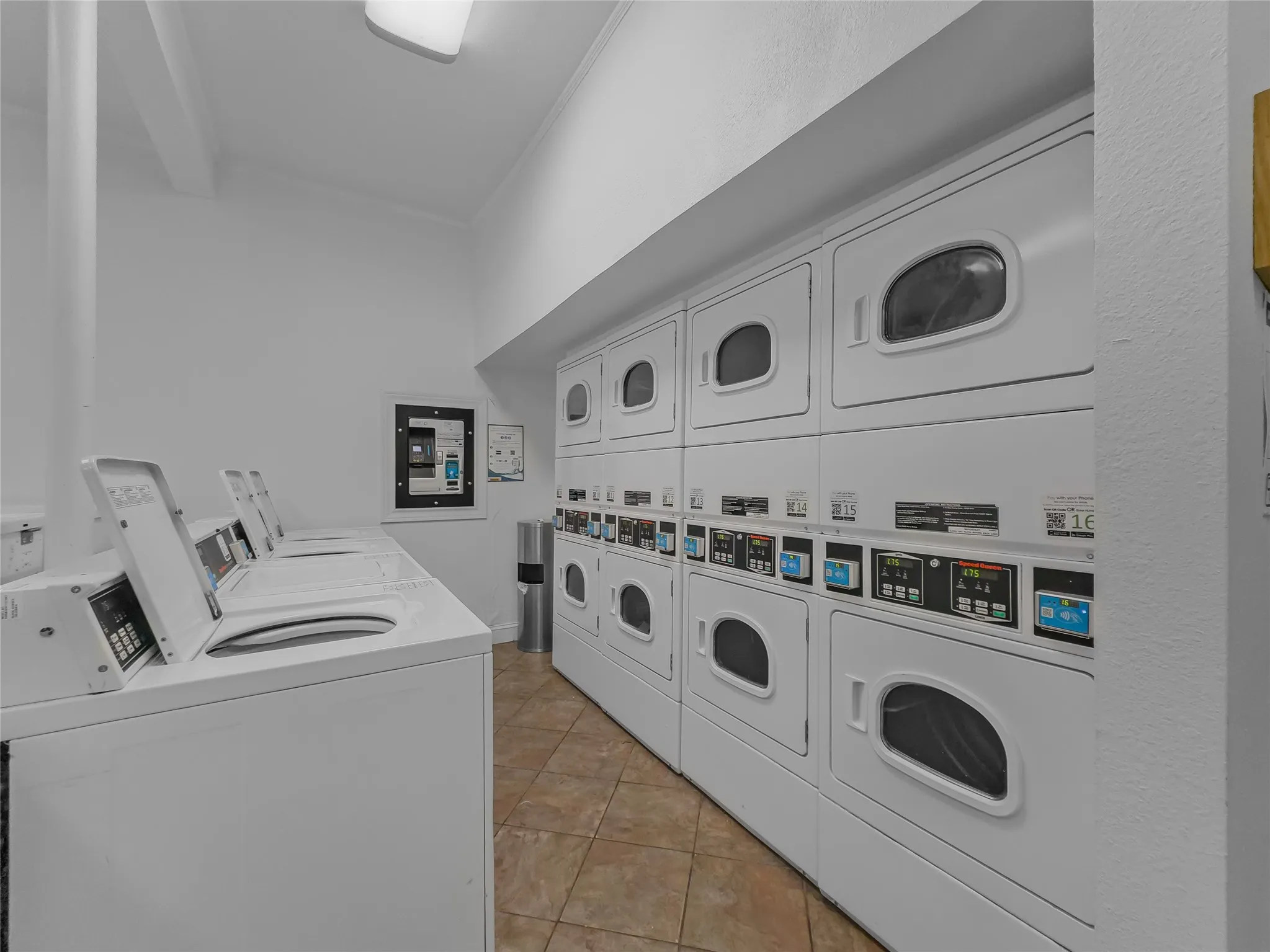 Condominium For Sale in Dallas County , 15922 Club Crest Drive 2107, Dallas, Texas 75248, 1 Bedroom, 1 Bathroom, Garage spaces, 691 Sqft, built in 1968, mls#21331014, Real Estate Agent in Dallas, Homes For Sale in Dallas county, Homes For Sale in Dallas, Realtor in Dallas Texas, Real Estate Brokerage Independent Realty Texas, Luminita Cordes Realtor