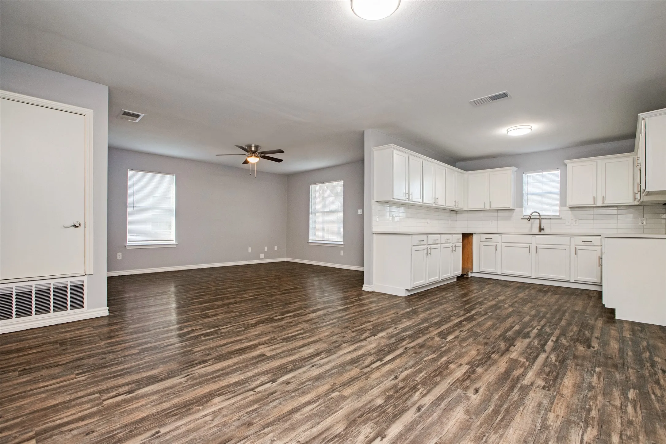 Duplex For Rent in Collin County , 1008 Canal Street A, Mc Kinney, Texas 75069, 3 Bedroom, 2 Bathroom, Garage spaces, 1,213 Sqft, built in 2007, mls#21331069, Real Estate Agent in Mc Kinney, Homes For Rent in Collin county, Homes For Rent in Mc Kinney, Realtor in Mc Kinney Texas, Real Estate Brokerage Independent Realty Texas, Luminita Cordes Realtor