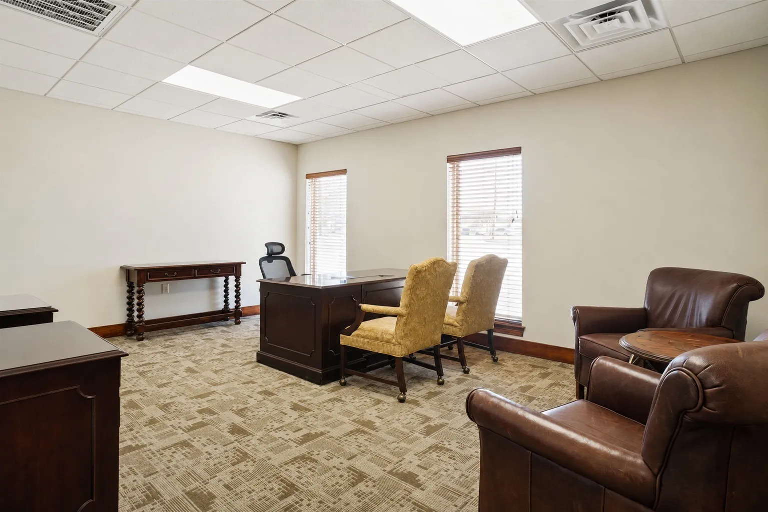 Office For Sale in Wise County , 809 Woodrow Wilson Ray Circle, Bridgeport, Texas 76426, 0, 0, Garage spaces, 0 Sqft, built in 1995, Price $1,250,000, mls#21331077, Real Estate Agent in Bridgeport, Homes For Sale in Wise county, Homes For Sale in Bridgeport, Realtor in Bridgeport Texas, Real Estate Brokerage Independent Realty Texas, Luminita Cordes Realtor