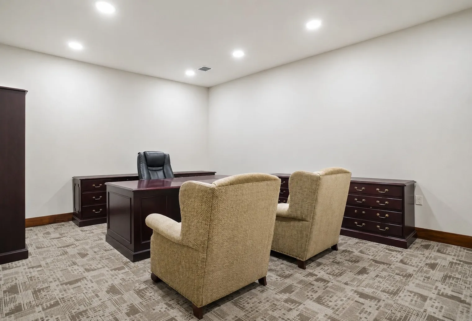 Office For Sale in Wise County , 809 Woodrow Wilson Ray Circle, Bridgeport, Texas 76426, 0, 0, Garage spaces, 0 Sqft, built in 1995, Price $1,250,000, mls#21331077, Real Estate Agent in Bridgeport, Homes For Sale in Wise county, Homes For Sale in Bridgeport, Realtor in Bridgeport Texas, Real Estate Brokerage Independent Realty Texas, Luminita Cordes Realtor