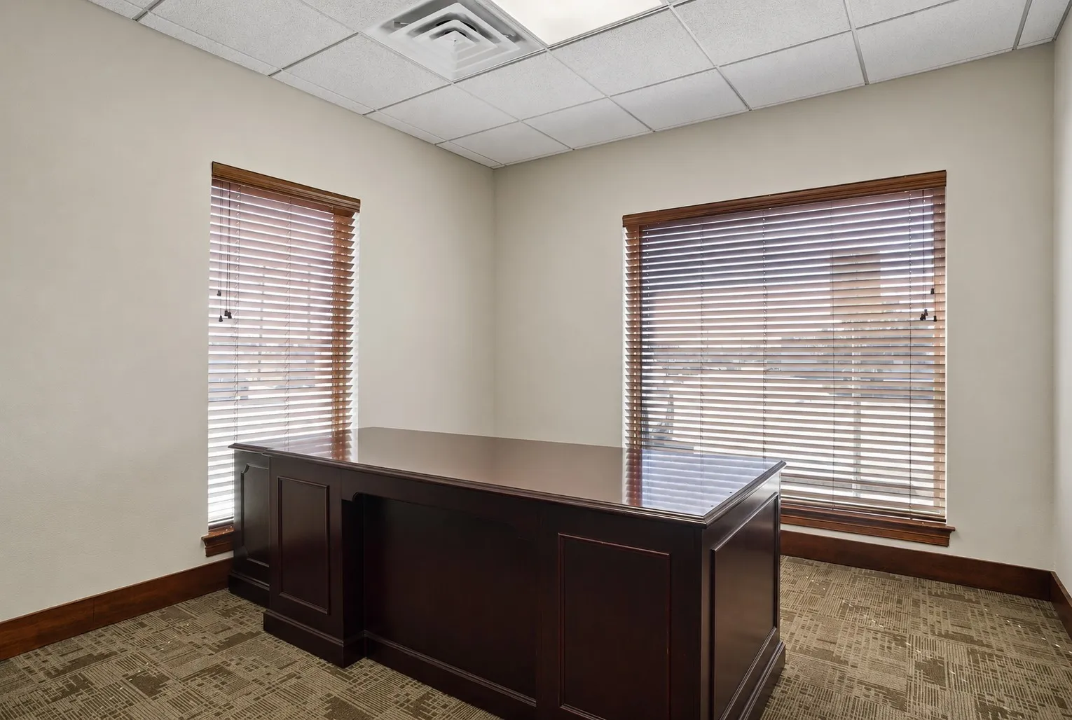 Office For Sale in Wise County , 809 Woodrow Wilson Ray Circle, Bridgeport, Texas 76426, 0, 0, Garage spaces, 0 Sqft, built in 1995, Price $1,250,000, mls#21331077, Real Estate Agent in Bridgeport, Homes For Sale in Wise county, Homes For Sale in Bridgeport, Realtor in Bridgeport Texas, Real Estate Brokerage Independent Realty Texas, Luminita Cordes Realtor