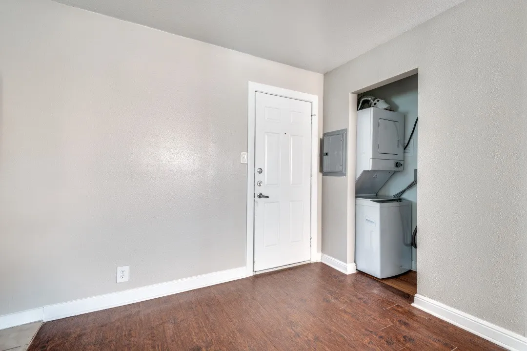 Apartment For Rent in Dallas County , 4915 Reiger Avenue D, Dallas, Texas 75214, 1 Bedroom, 1 Bathroom, Garage spaces, 586 Sqft, built in 1956, mls#21331100, Real Estate Agent in Dallas, Homes For Rent in Dallas county, Homes For Rent in Dallas, Realtor in Dallas Texas, Real Estate Brokerage Independent Realty Texas, Luminita Cordes Realtor