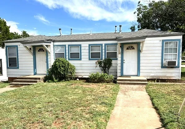 Duplex For Sale in Taylor County , 203-205 College Drive 2, Abilene, Texas 79601, 2 Bedroom, 2 Bathroom, 2 Garage spaces, 0 Sqft, built in 1951, mls#21316378, Real Estate Agent in Abilene, Homes For Sale in Taylor county, Homes For Sale in Abilene, Realtor in Abilene Texas, Real Estate Brokerage Independent Realty Texas, Luminita Cordes Realtor