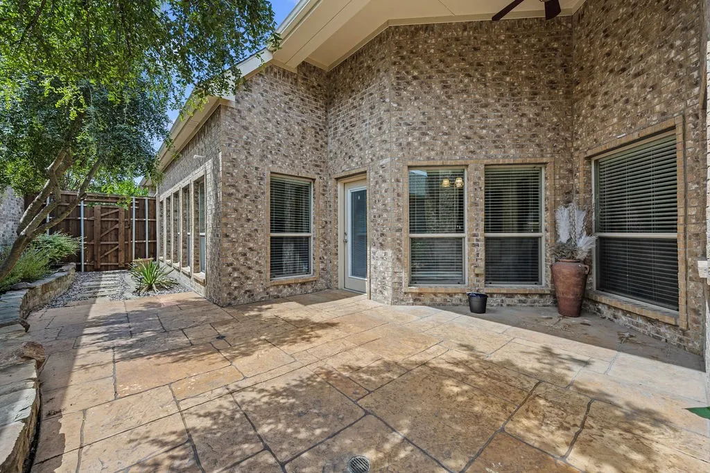 Single Family Residence For Sale in Collin County , 10216 Boyton Canyon Road, Frisco, Texas 75035, 3 Bedroom, 3 Bathroom, 2 Garage spaces, 2,290 Sqft, built in 2009, mls#21314230, Real Estate Agent in Frisco, Homes For Sale in Collin county, Homes For Sale in Frisco, Realtor in Frisco Texas, Real Estate Brokerage Independent Realty Texas, Luminita Cordes Realtor