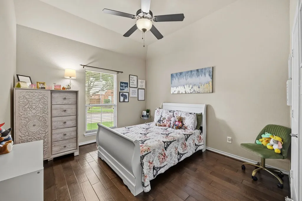 Single Family Residence For Sale in Collin County , 10216 Boyton Canyon Road, Frisco, Texas 75035, 3 Bedroom, 3 Bathroom, 2 Garage spaces, 2,290 Sqft, built in 2009, mls#21314230, Real Estate Agent in Frisco, Homes For Sale in Collin county, Homes For Sale in Frisco, Realtor in Frisco Texas, Real Estate Brokerage Independent Realty Texas, Luminita Cordes Realtor