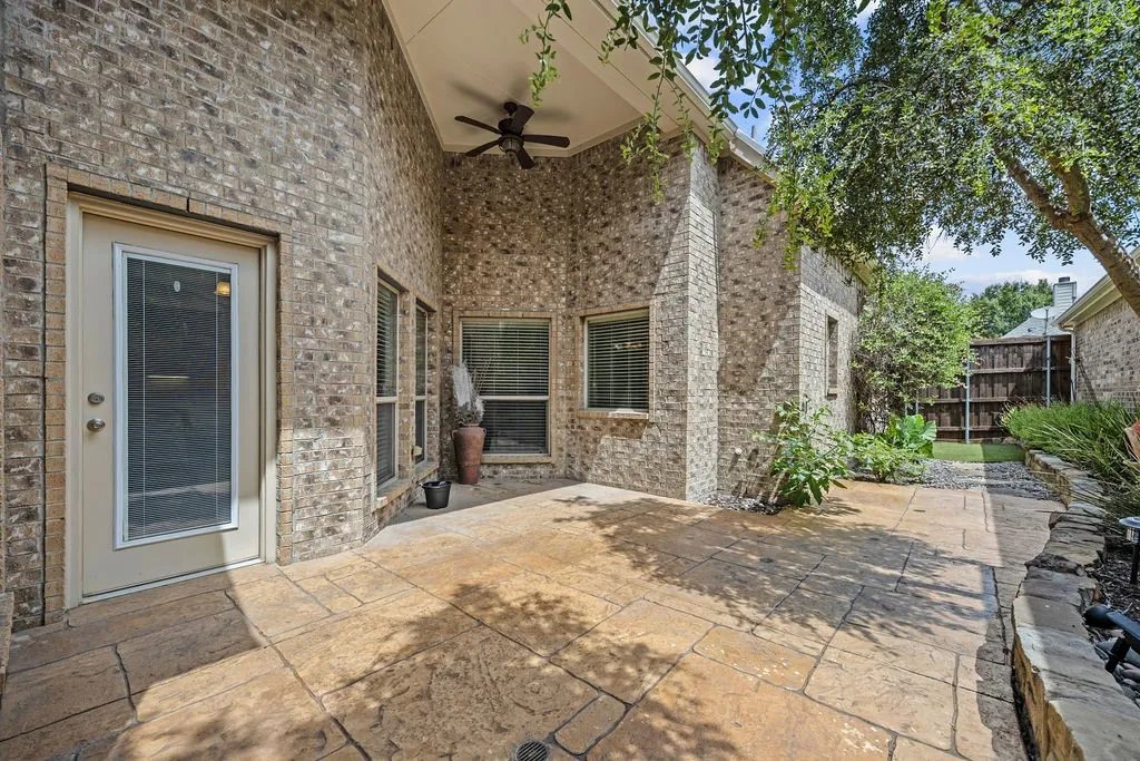 Single Family Residence For Sale in Collin County , 10216 Boyton Canyon Road, Frisco, Texas 75035, 3 Bedroom, 3 Bathroom, 2 Garage spaces, 2,290 Sqft, built in 2009, mls#21314230, Real Estate Agent in Frisco, Homes For Sale in Collin county, Homes For Sale in Frisco, Realtor in Frisco Texas, Real Estate Brokerage Independent Realty Texas, Luminita Cordes Realtor