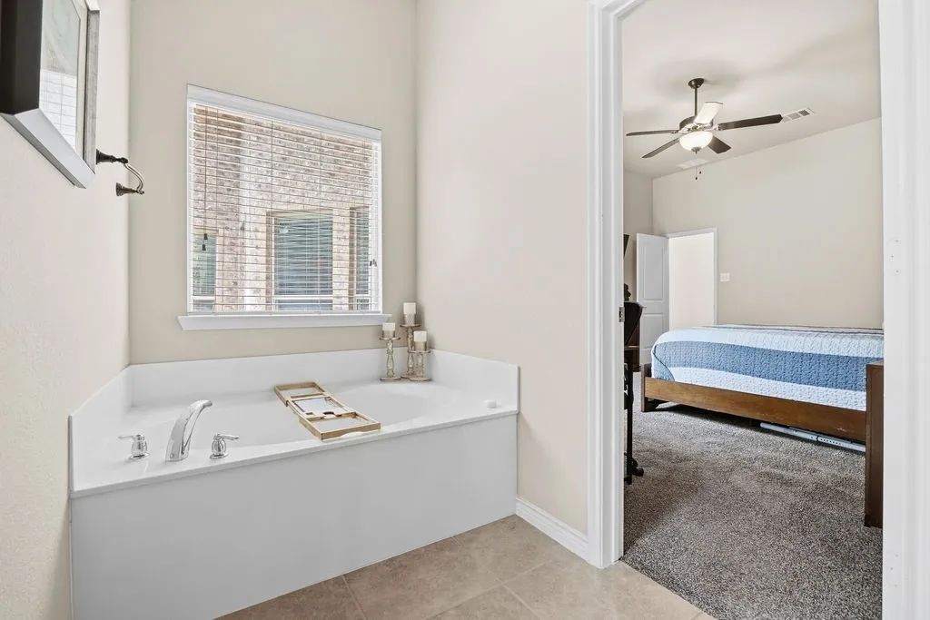 Single Family Residence For Sale in Collin County , 10216 Boyton Canyon Road, Frisco, Texas 75035, 3 Bedroom, 3 Bathroom, 2 Garage spaces, 2,290 Sqft, built in 2009, mls#21314230, Real Estate Agent in Frisco, Homes For Sale in Collin county, Homes For Sale in Frisco, Realtor in Frisco Texas, Real Estate Brokerage Independent Realty Texas, Luminita Cordes Realtor