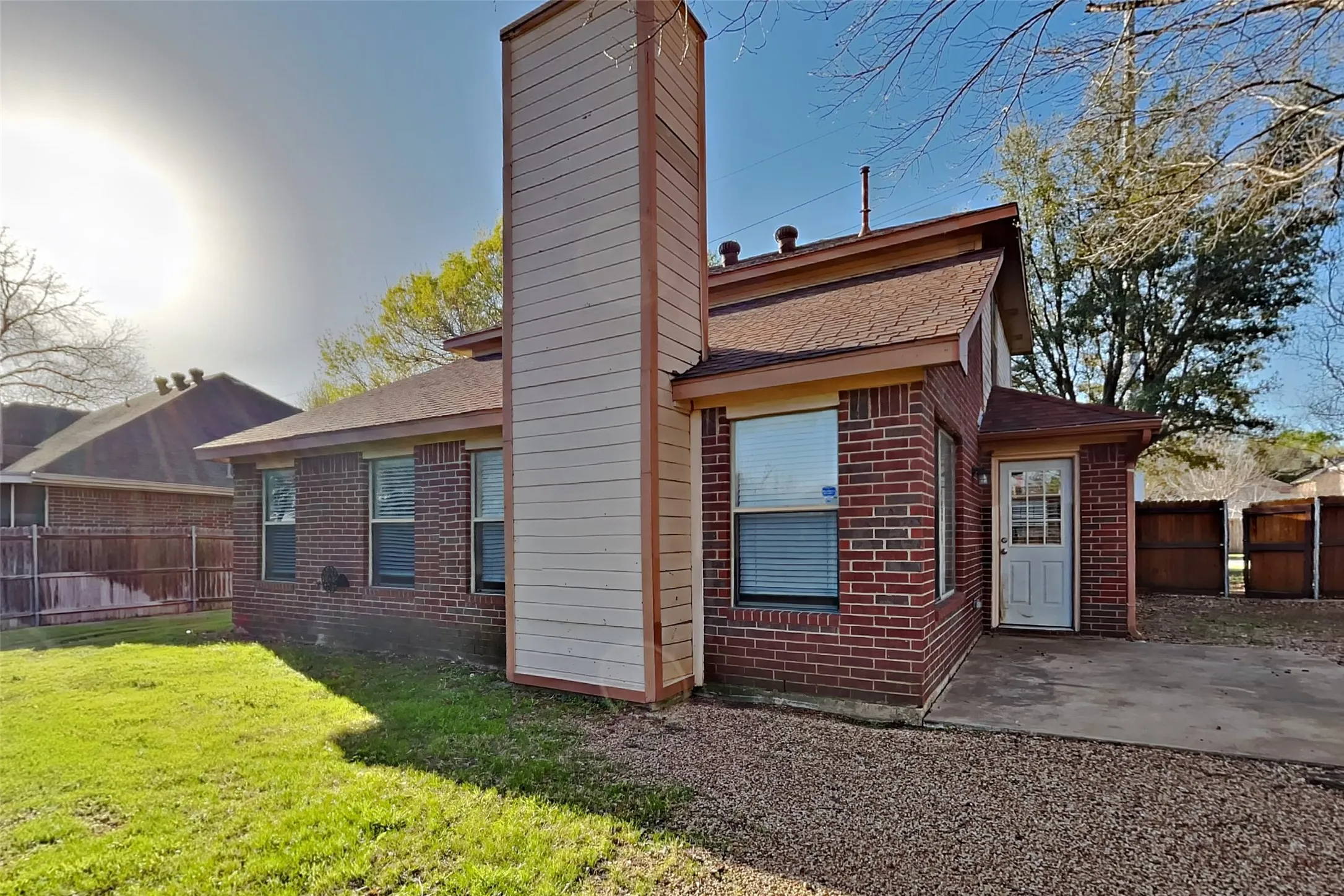 Single Family Residence For Sale in Tarrant County , 626 Dove Creek Circle, Grapevine, Texas 76051, 3 Bedroom, 2 Bathroom, 2 Garage spaces, 1,679 Sqft, built in 1993, mls#21331120, Real Estate Agent in Grapevine, Homes For Sale in Tarrant county, Homes For Sale in Grapevine, Realtor in Grapevine Texas, Real Estate Brokerage Independent Realty Texas, Luminita Cordes Realtor