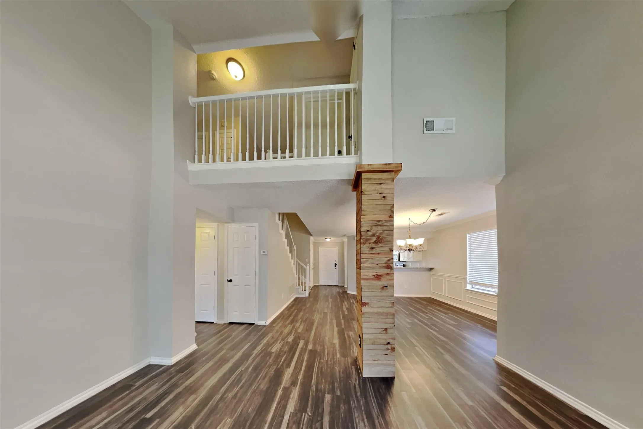 Single Family Residence For Sale in Tarrant County , 626 Dove Creek Circle, Grapevine, Texas 76051, 3 Bedroom, 2 Bathroom, 2 Garage spaces, 1,679 Sqft, built in 1993, mls#21331120, Real Estate Agent in Grapevine, Homes For Sale in Tarrant county, Homes For Sale in Grapevine, Realtor in Grapevine Texas, Real Estate Brokerage Independent Realty Texas, Luminita Cordes Realtor
