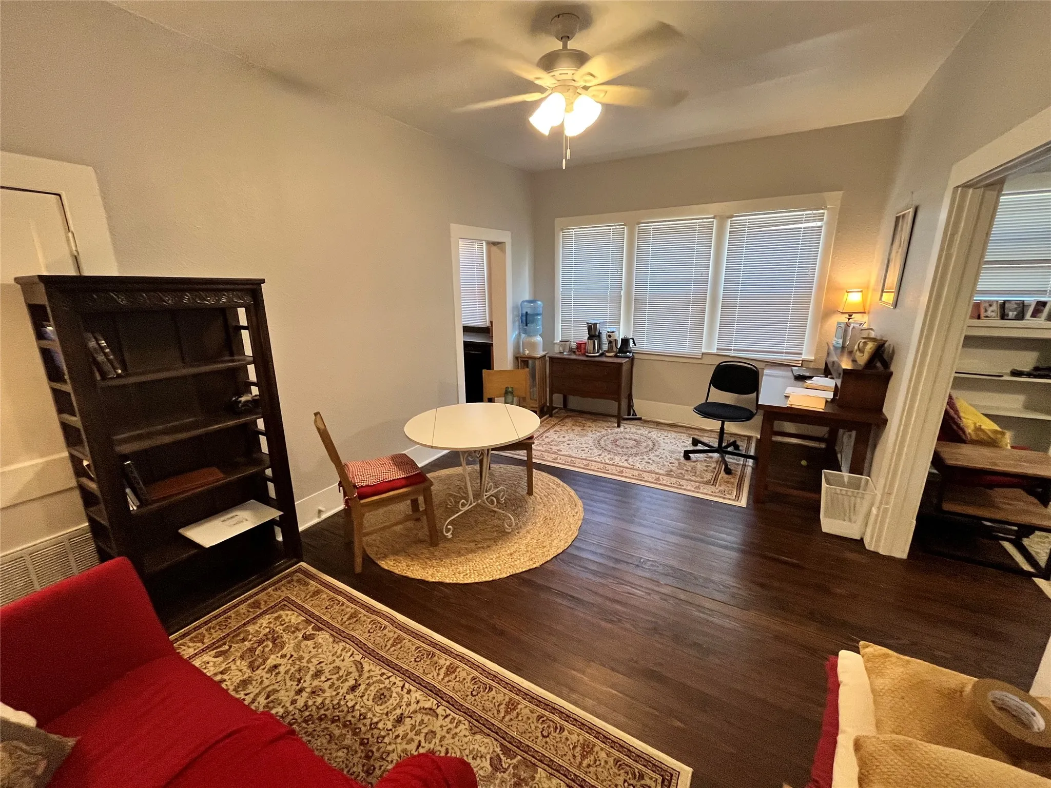 Single Family Residence For Rent in Denton County , 219 Bryan Street, Denton, Texas 76201, 3 Bedroom, 2 Bathroom, Garage spaces, 2,248 Sqft, built in 1955, mls#21328788, Real Estate Agent in Denton, Homes For Rent in Denton county, Homes For Rent in Denton, Realtor in Denton Texas, Real Estate Brokerage Independent Realty Texas, Luminita Cordes Realtor