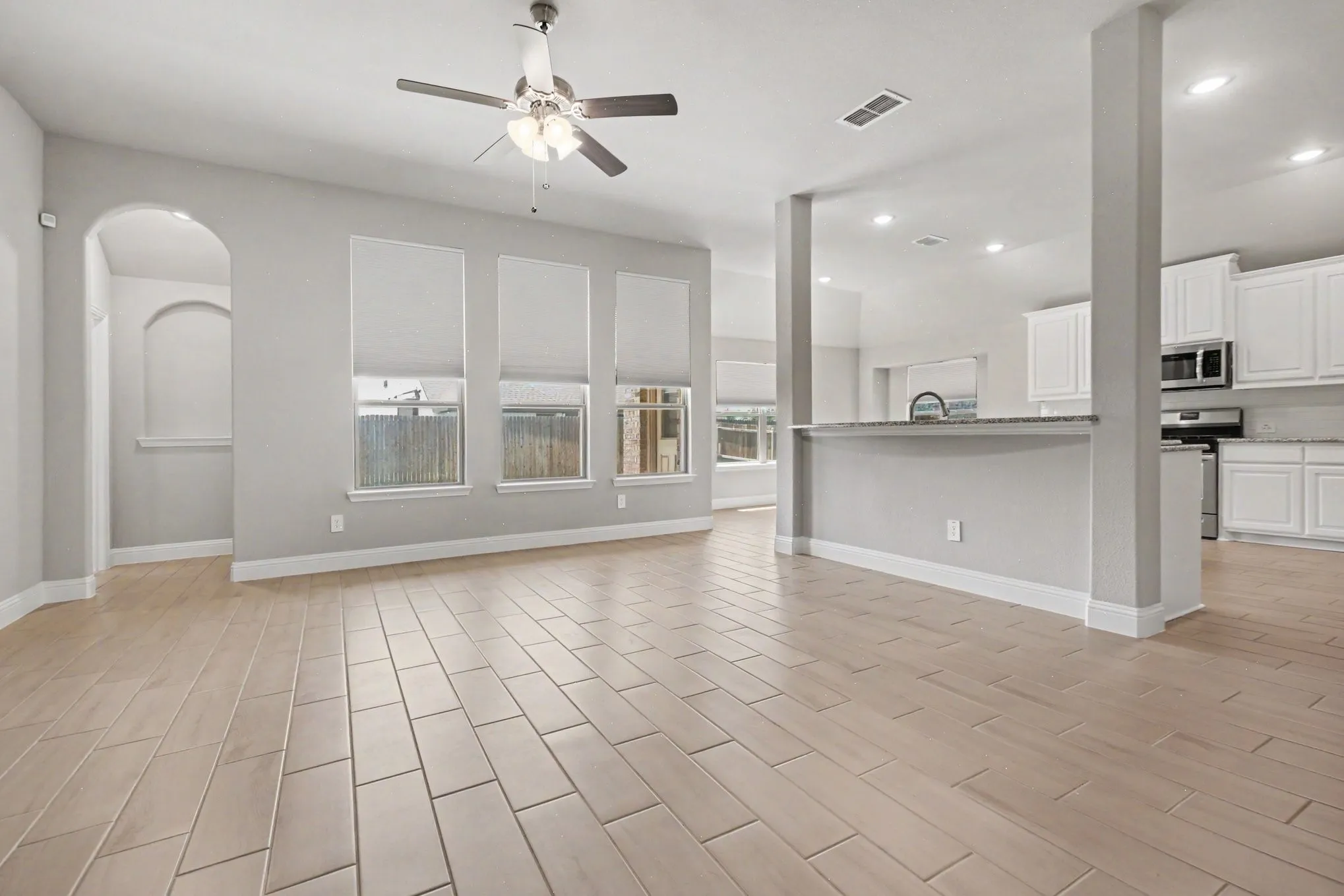 Single Family Residence For Rent in Kaufman County , 312 Eagle Ridge, Forney, Texas 75126, 4 Bedroom, 2 Bathroom, 2 Garage spaces, 2,058 Sqft, built in 2021, mls#21331130, Real Estate Agent in Forney, Homes For Rent in Kaufman county, Homes For Rent in Forney, Realtor in Forney Texas, Real Estate Brokerage Independent Realty Texas, Luminita Cordes Realtor