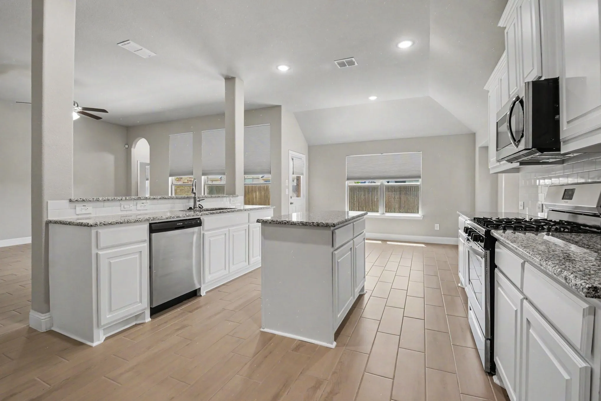 Single Family Residence For Rent in Kaufman County , 312 Eagle Ridge, Forney, Texas 75126, 4 Bedroom, 2 Bathroom, 2 Garage spaces, 2,058 Sqft, built in 2021, mls#21331130, Real Estate Agent in Forney, Homes For Rent in Kaufman county, Homes For Rent in Forney, Realtor in Forney Texas, Real Estate Brokerage Independent Realty Texas, Luminita Cordes Realtor