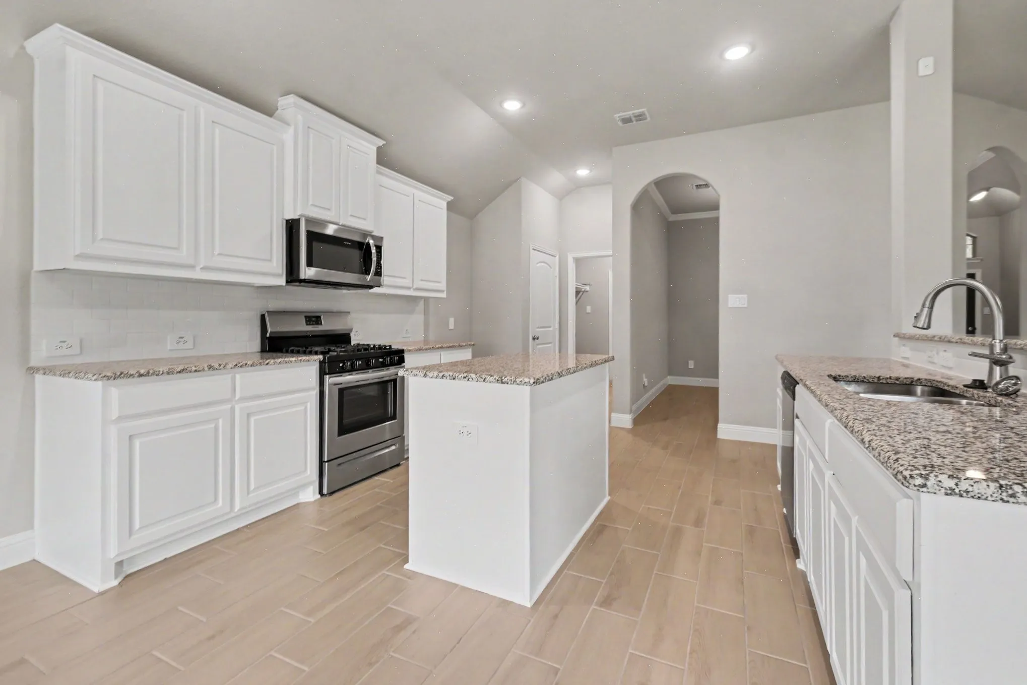 Single Family Residence For Rent in Kaufman County , 312 Eagle Ridge, Forney, Texas 75126, 4 Bedroom, 2 Bathroom, 2 Garage spaces, 2,058 Sqft, built in 2021, mls#21331130, Real Estate Agent in Forney, Homes For Rent in Kaufman county, Homes For Rent in Forney, Realtor in Forney Texas, Real Estate Brokerage Independent Realty Texas, Luminita Cordes Realtor