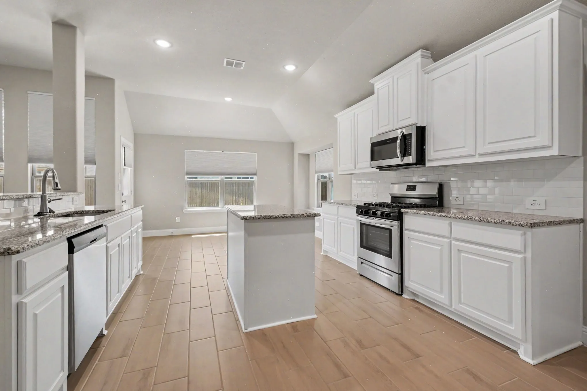 Single Family Residence For Rent in Kaufman County , 312 Eagle Ridge, Forney, Texas 75126, 4 Bedroom, 2 Bathroom, 2 Garage spaces, 2,058 Sqft, built in 2021, mls#21331130, Real Estate Agent in Forney, Homes For Rent in Kaufman county, Homes For Rent in Forney, Realtor in Forney Texas, Real Estate Brokerage Independent Realty Texas, Luminita Cordes Realtor
