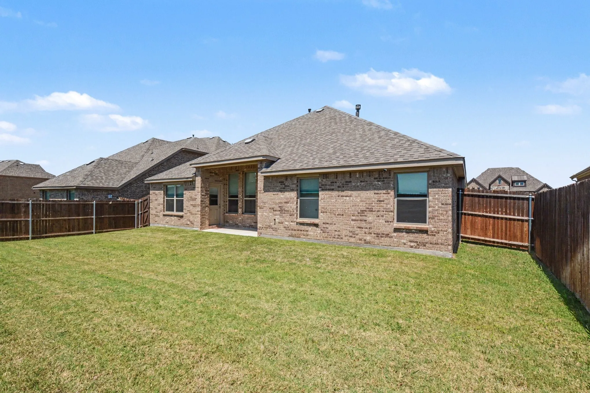 Single Family Residence For Rent in Kaufman County , 312 Eagle Ridge, Forney, Texas 75126, 4 Bedroom, 2 Bathroom, 2 Garage spaces, 2,058 Sqft, built in 2021, mls#21331130, Real Estate Agent in Forney, Homes For Rent in Kaufman county, Homes For Rent in Forney, Realtor in Forney Texas, Real Estate Brokerage Independent Realty Texas, Luminita Cordes Realtor