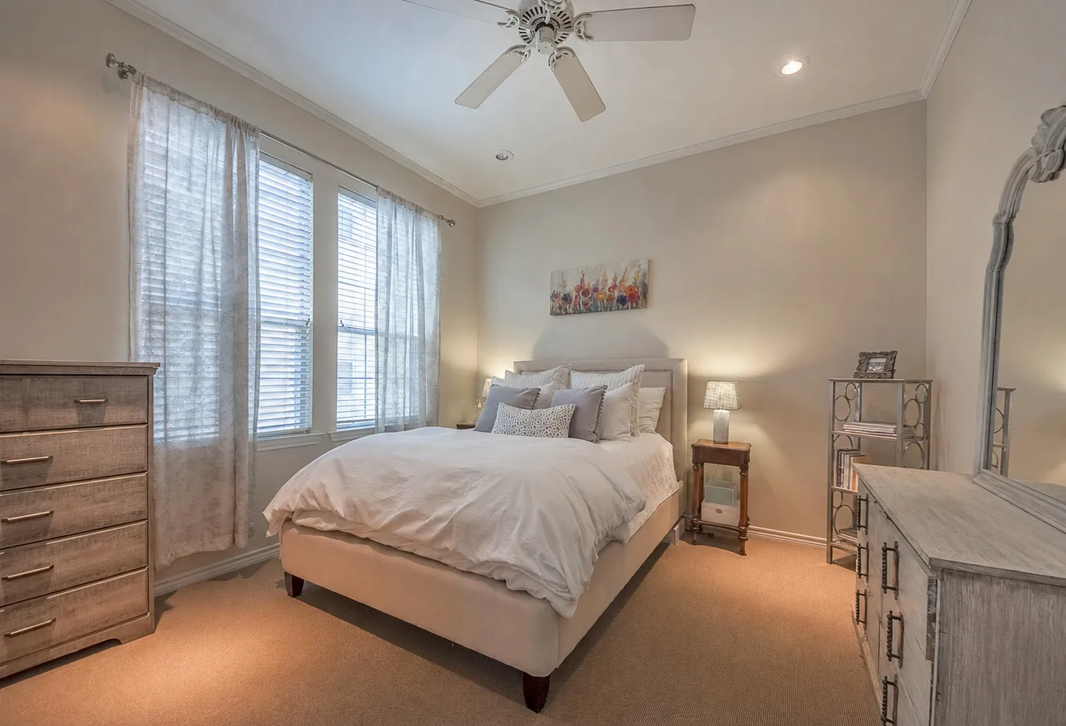 Condominium For Rent in Dallas County , 4106 Newton Avenue 103, Dallas, Texas 75219, 1 Bedroom, 1 Bathroom, Garage spaces, 655 Sqft, built in 1985, Price $2,450, mls#21329551, Real Estate Agent in Dallas, Homes For Rent in Dallas county, Homes For Rent in Dallas, Realtor in Dallas Texas, Real Estate Brokerage Independent Realty Texas, Luminita Cordes Realtor