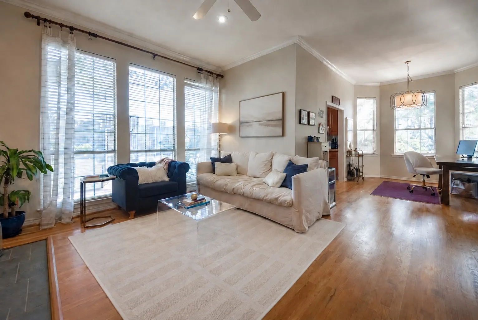 Condominium For Rent in Dallas County , 4106 Newton Avenue 103, Dallas, Texas 75219, 1 Bedroom, 1 Bathroom, Garage spaces, 655 Sqft, built in 1985, Price $2,450, mls#21329551, Real Estate Agent in Dallas, Homes For Rent in Dallas county, Homes For Rent in Dallas, Realtor in Dallas Texas, Real Estate Brokerage Independent Realty Texas, Luminita Cordes Realtor