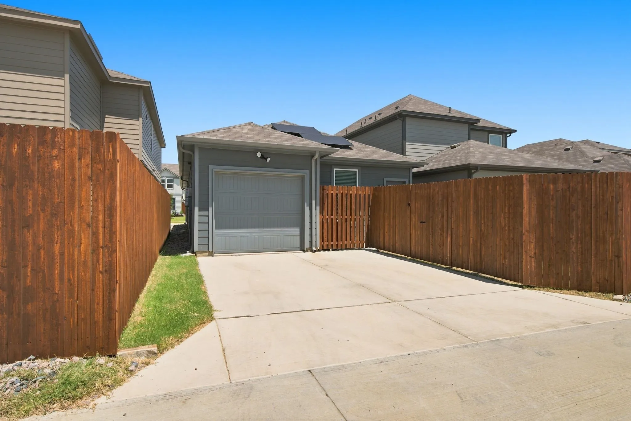 Single Family Residence For Rent in Tarrant County , 3020 Pecan Farm Lane, Fort Worth, Texas 76140, 3 Bedroom, 2 Bathroom, 1 Garage spaces, 1,279 Sqft, built in 2025, mls#21331059, Real Estate Agent in Fort Worth, Homes For Rent in Tarrant county, Homes For Rent in Fort Worth, Realtor in Fort Worth Texas, Real Estate Brokerage Independent Realty Texas, Luminita Cordes Realtor