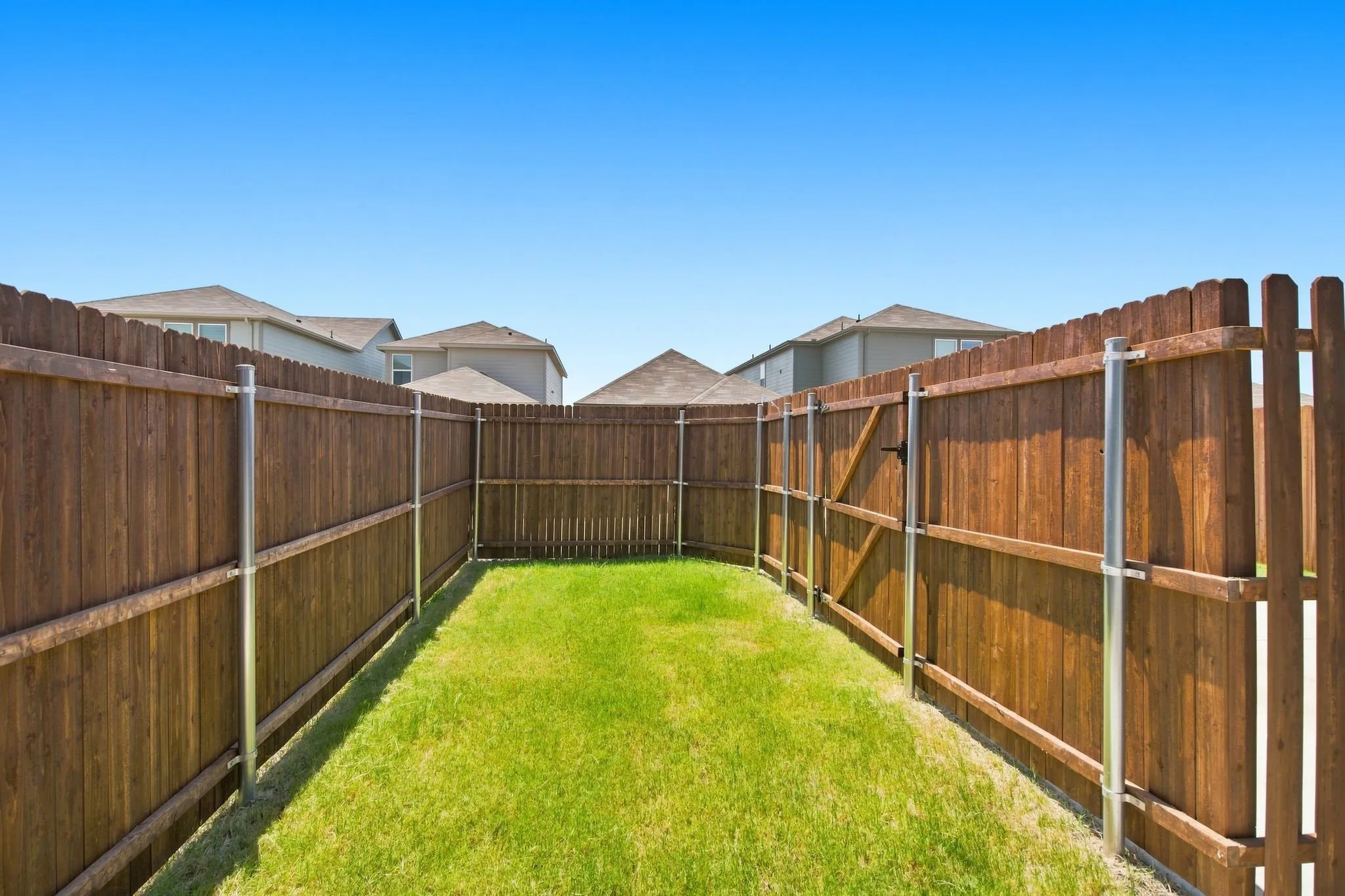 Single Family Residence For Rent in Tarrant County , 3020 Pecan Farm Lane, Fort Worth, Texas 76140, 3 Bedroom, 2 Bathroom, 1 Garage spaces, 1,279 Sqft, built in 2025, mls#21331059, Real Estate Agent in Fort Worth, Homes For Rent in Tarrant county, Homes For Rent in Fort Worth, Realtor in Fort Worth Texas, Real Estate Brokerage Independent Realty Texas, Luminita Cordes Realtor