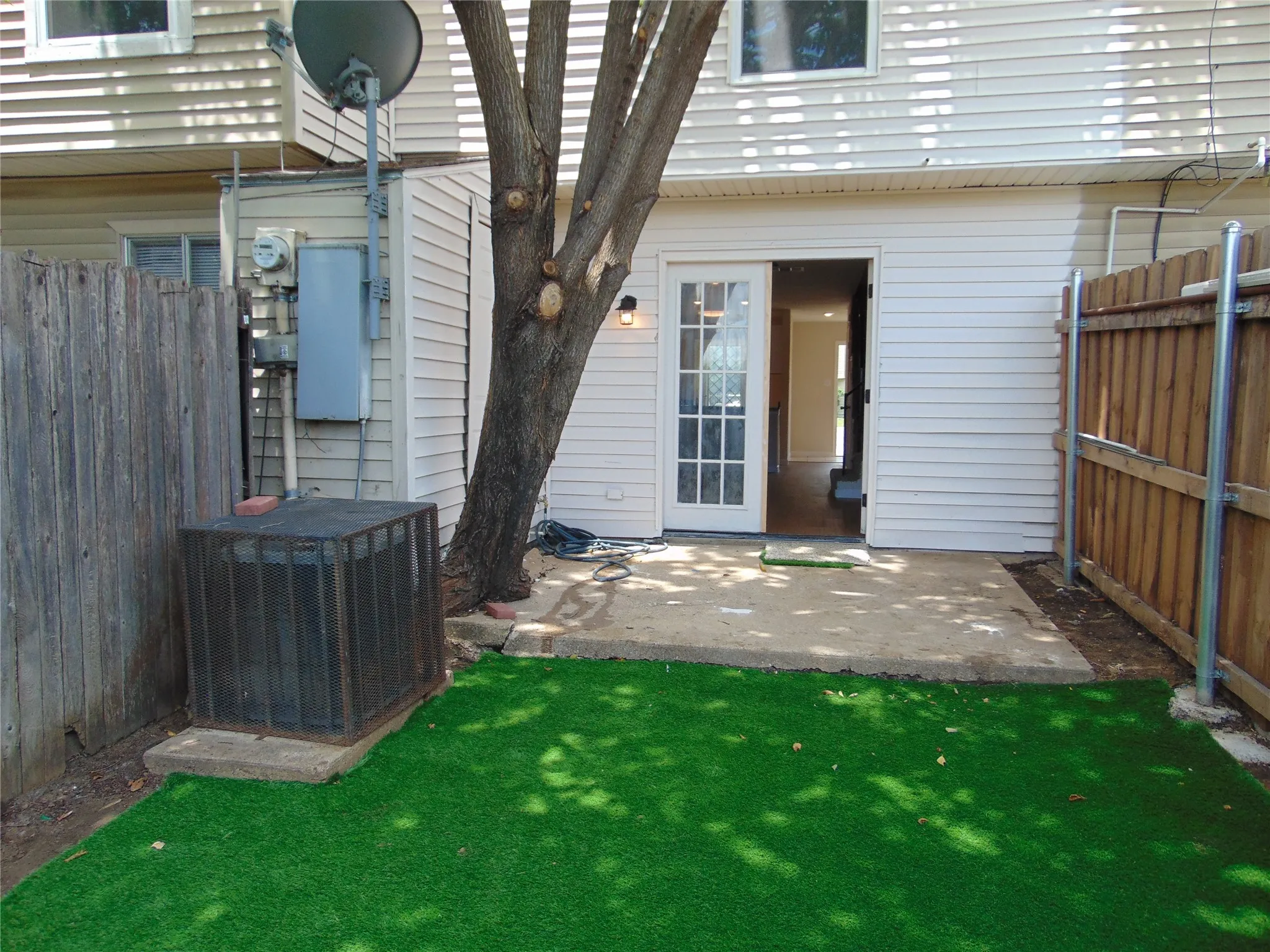 Townhouse For Sale in Dallas County , 2146 Aspen Drive, Dallas, Texas 75227, 2 Bedroom, 2 Bathroom, Garage spaces, 1,110 Sqft, built in 1983, mls#21325612, Real Estate Agent in Dallas, Homes For Sale in Dallas county, Homes For Sale in Dallas, Realtor in Dallas Texas, Real Estate Brokerage Independent Realty Texas, Luminita Cordes Realtor
