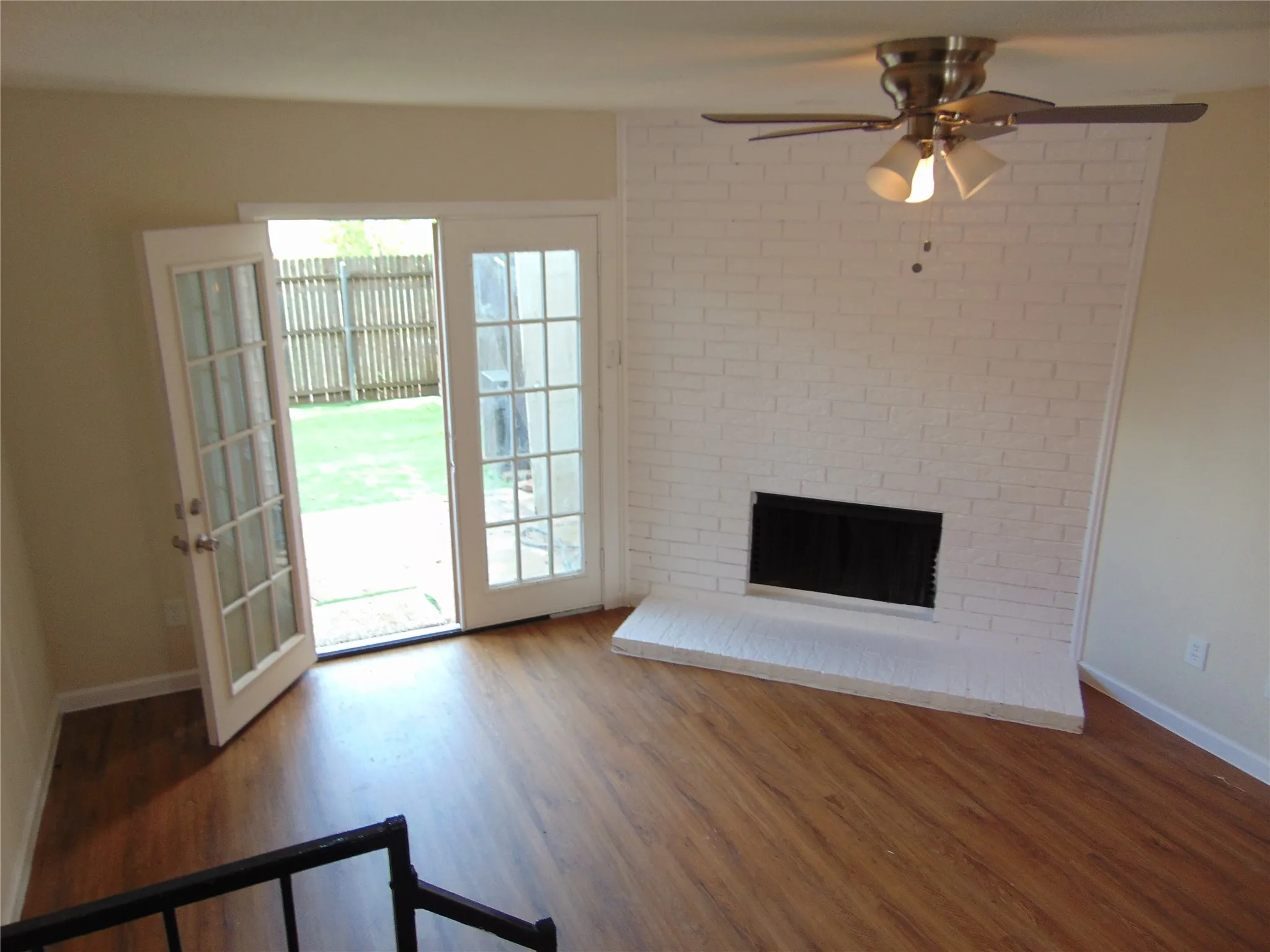 Townhouse For Sale in Dallas County , 2146 Aspen Drive, Dallas, Texas 75227, 2 Bedroom, 2 Bathroom, Garage spaces, 1,110 Sqft, built in 1983, mls#21325612, Real Estate Agent in Dallas, Homes For Sale in Dallas county, Homes For Sale in Dallas, Realtor in Dallas Texas, Real Estate Brokerage Independent Realty Texas, Luminita Cordes Realtor