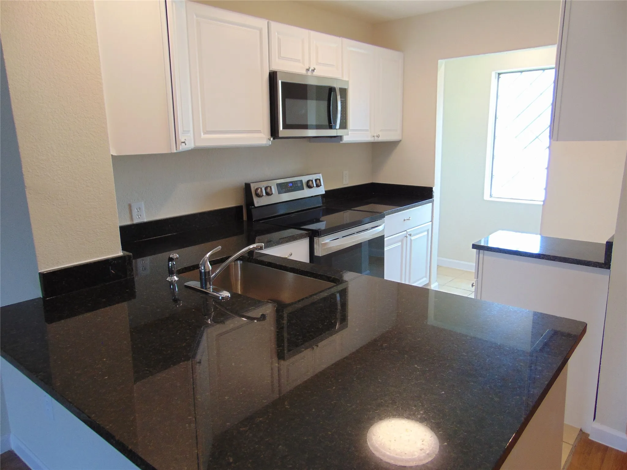 Townhouse For Sale in Dallas County , 2146 Aspen Drive, Dallas, Texas 75227, 2 Bedroom, 2 Bathroom, Garage spaces, 1,110 Sqft, built in 1983, mls#21325612, Real Estate Agent in Dallas, Homes For Sale in Dallas county, Homes For Sale in Dallas, Realtor in Dallas Texas, Real Estate Brokerage Independent Realty Texas, Luminita Cordes Realtor