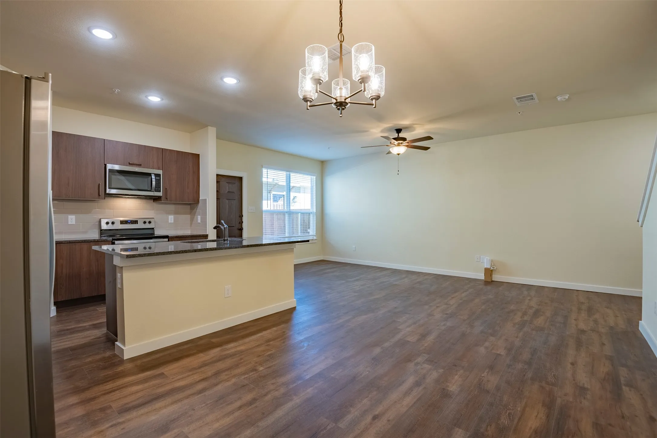 Apartment For Rent in Ellis County , 713 Wheatfield Drive, Venus, Texas 76084, 2 Bedroom, 2 Bathroom, 1 Garage spaces, 1,134 Sqft, built in 2023, mls#21331151, Real Estate Agent in Venus, Homes For Rent in Ellis county, Homes For Rent in Venus, Realtor in Venus Texas, Real Estate Brokerage Independent Realty Texas, Luminita Cordes Realtor