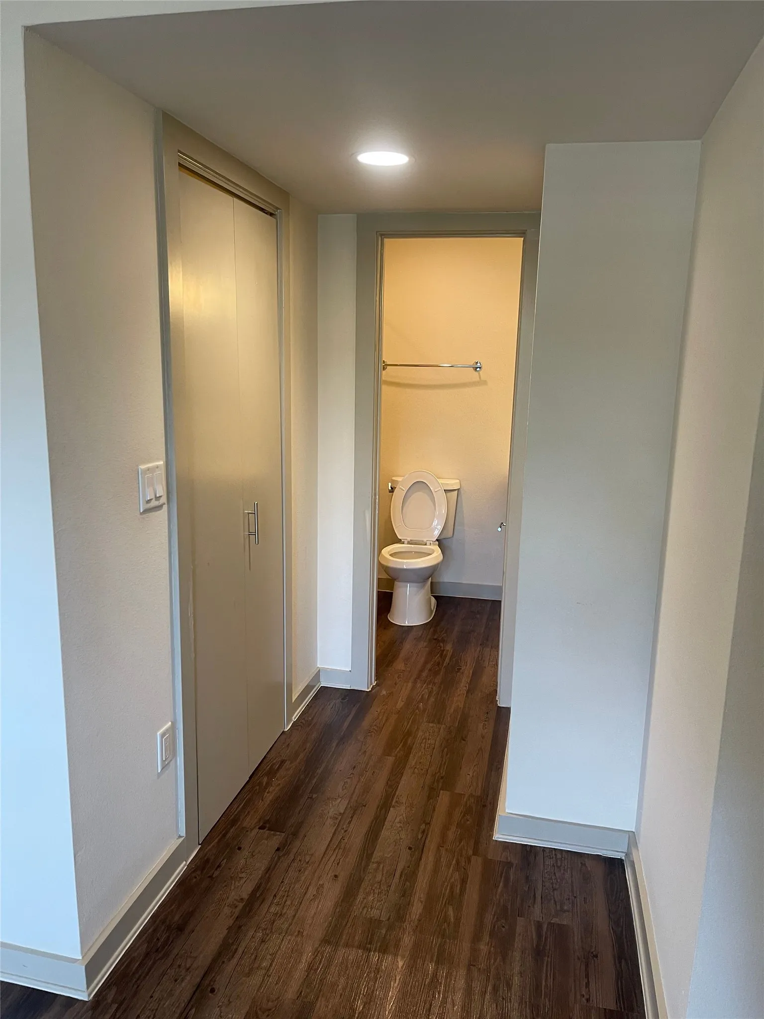 Apartment For Rent in Dallas County , 2806 Reagan Street 205, Dallas, Texas 75219, 1 Bedroom, 1 Bathroom, Garage spaces, 598 Sqft, built in 1963, mls#21331139, Real Estate Agent in Dallas, Homes For Rent in Dallas county, Homes For Rent in Dallas, Realtor in Dallas Texas, Real Estate Brokerage Independent Realty Texas, Luminita Cordes Realtor