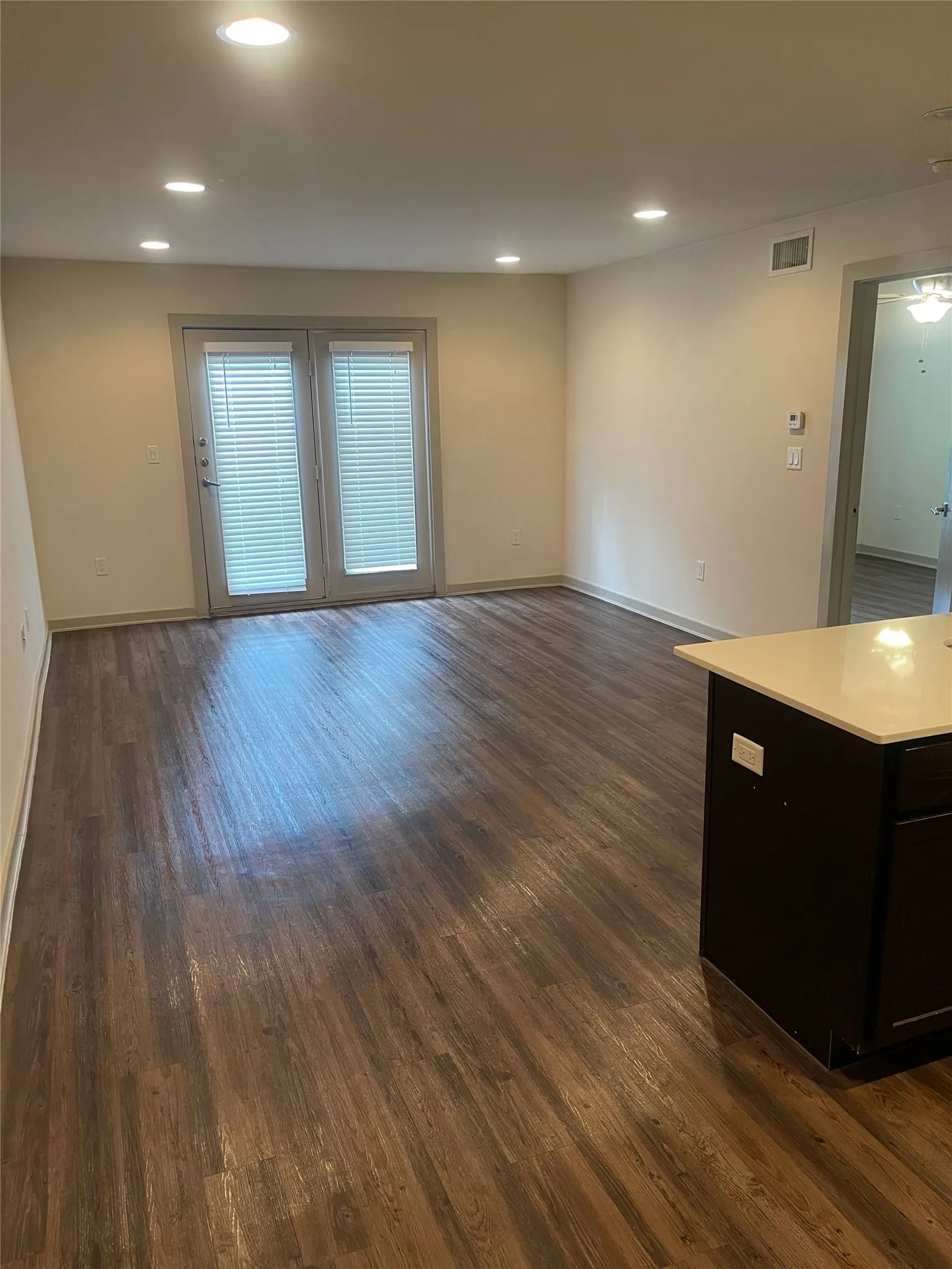Apartment For Rent in Dallas County , 2806 Reagan Street 205, Dallas, Texas 75219, 1 Bedroom, 1 Bathroom, Garage spaces, 598 Sqft, built in 1963, mls#21331139, Real Estate Agent in Dallas, Homes For Rent in Dallas county, Homes For Rent in Dallas, Realtor in Dallas Texas, Real Estate Brokerage Independent Realty Texas, Luminita Cordes Realtor