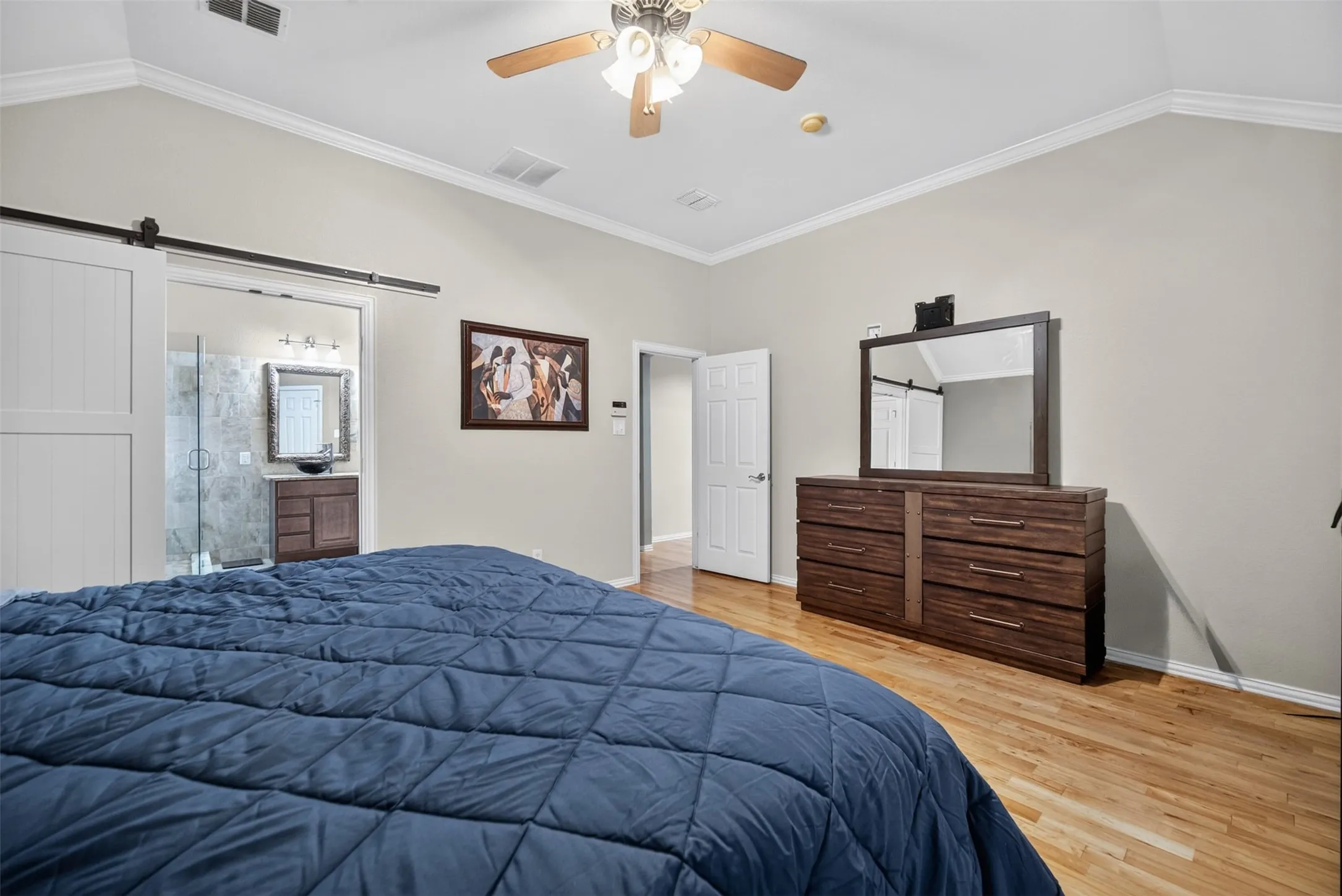 Single Family Residence For Sale in Tarrant County , 701 Boone Trail, Mansfield, Texas 76063, 4 Bedroom, 3 Bathroom, 2 Garage spaces, 3,162 Sqft, built in 2001, mls#21330529, Real Estate Agent in Mansfield, Homes For Sale in Tarrant county, Homes For Sale in Mansfield, Realtor in Mansfield Texas, Real Estate Brokerage Independent Realty Texas, Luminita Cordes Realtor