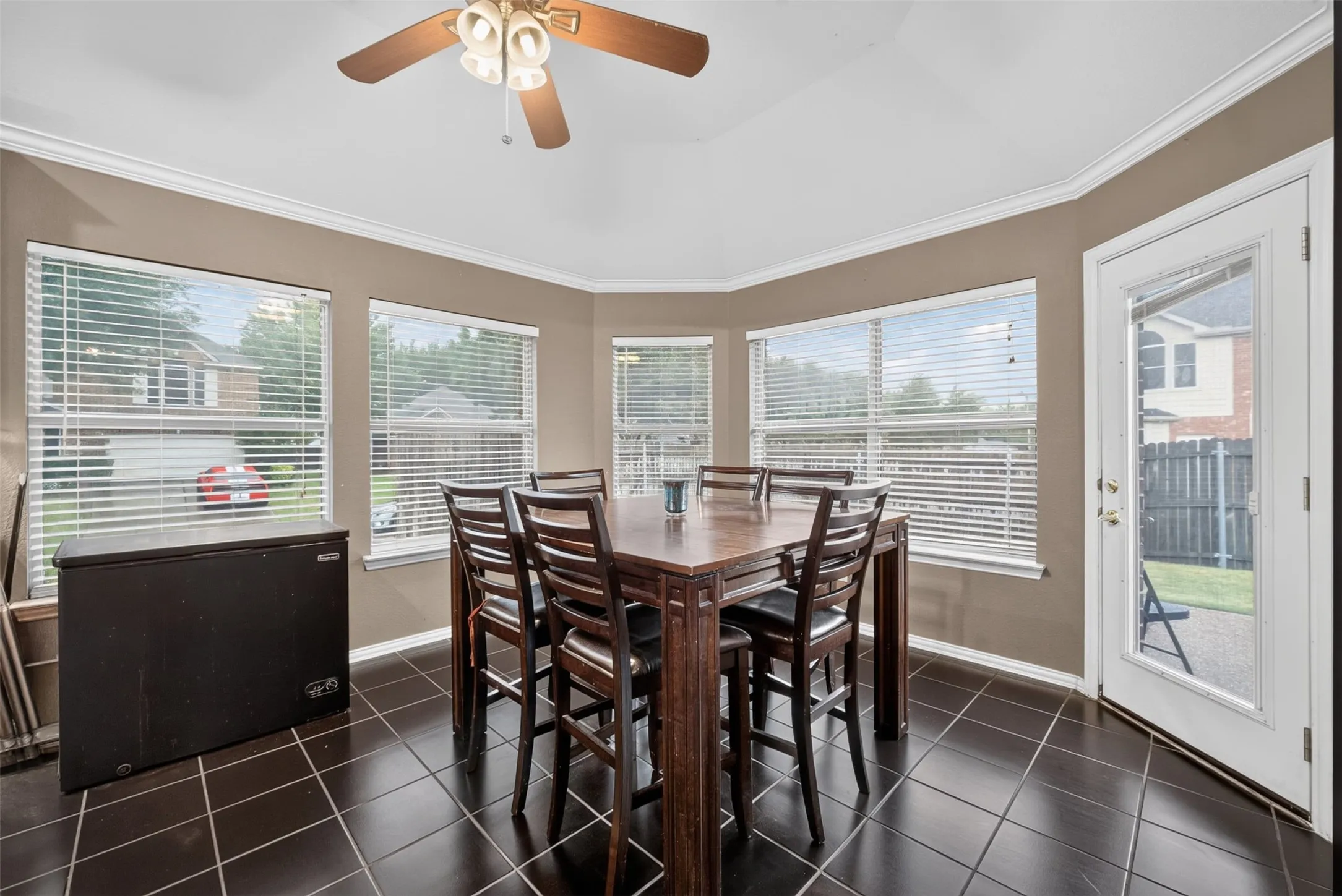 Single Family Residence For Sale in Tarrant County , 701 Boone Trail, Mansfield, Texas 76063, 4 Bedroom, 3 Bathroom, 2 Garage spaces, 3,162 Sqft, built in 2001, mls#21330529, Real Estate Agent in Mansfield, Homes For Sale in Tarrant county, Homes For Sale in Mansfield, Realtor in Mansfield Texas, Real Estate Brokerage Independent Realty Texas, Luminita Cordes Realtor